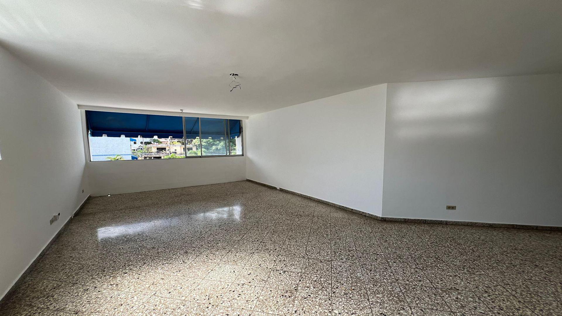 apartamentos - Vendo Apartamento Gazcue  en un 3er piso con escaleras 3