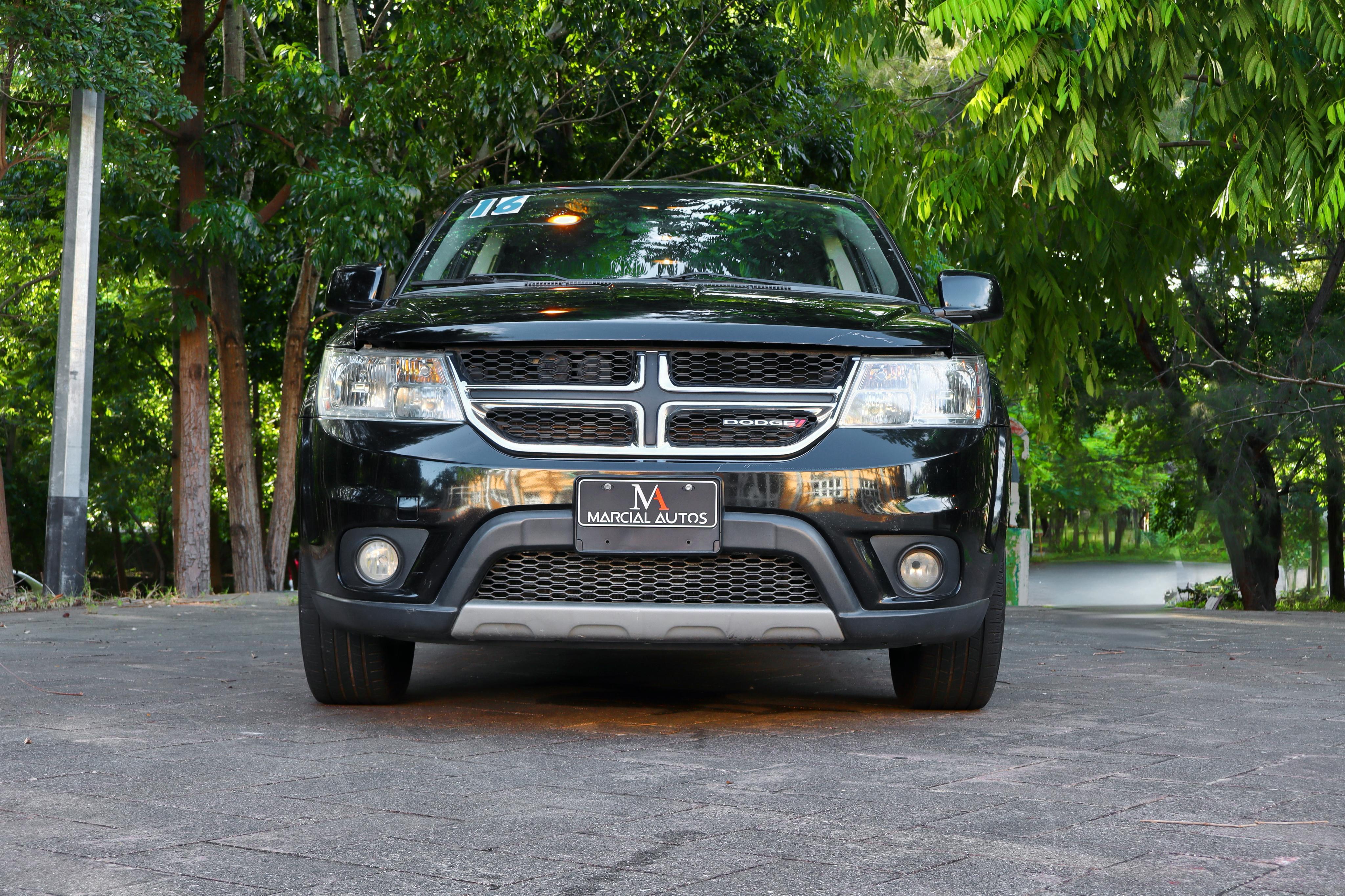 jeepetas y camionetas - Verla es comprarla ven conocela dodge Journey SXT 2016 excelente condiciones  1