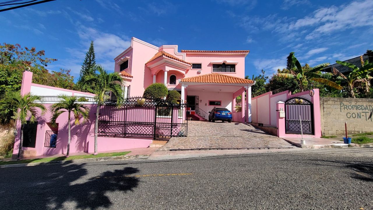 casas - Vendo casa hermosa en Altos de Arroyo Hondo III 