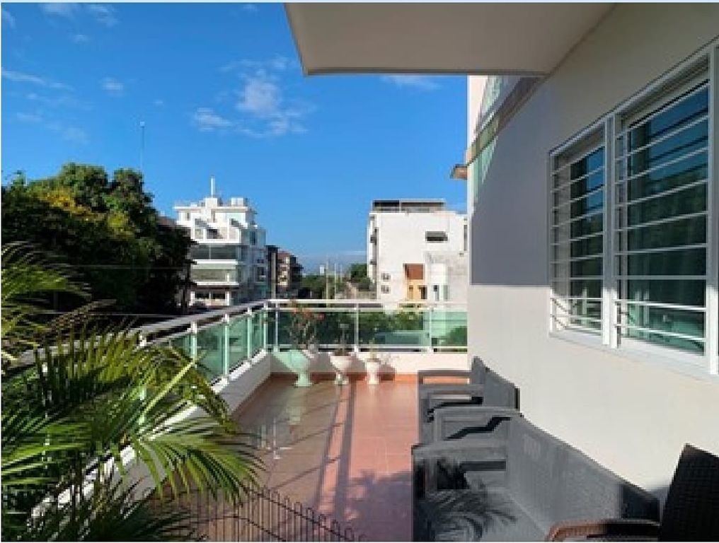 apartamentos - Vendo apartamento 2da con terraza en el Millón
US$195,000.00  0