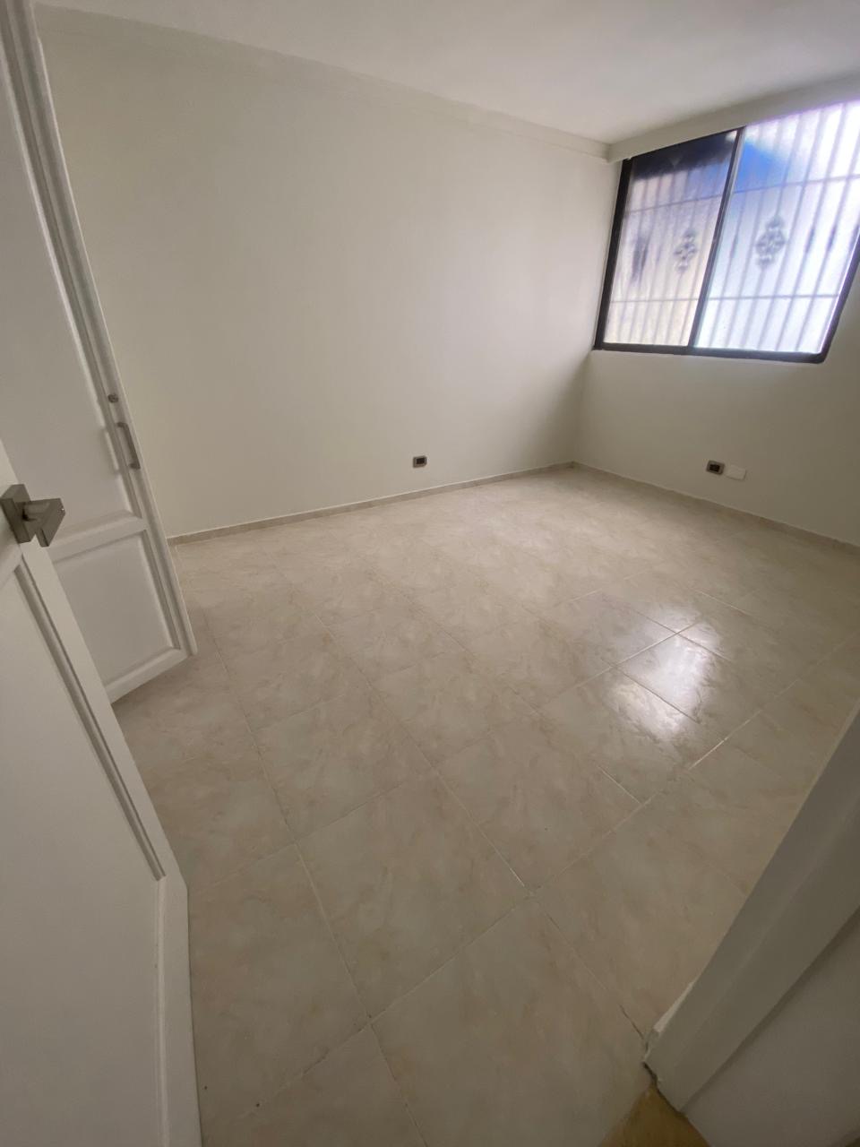 apartamentos - Alquiló tercer nivel bella vista sur tres hab dos  9