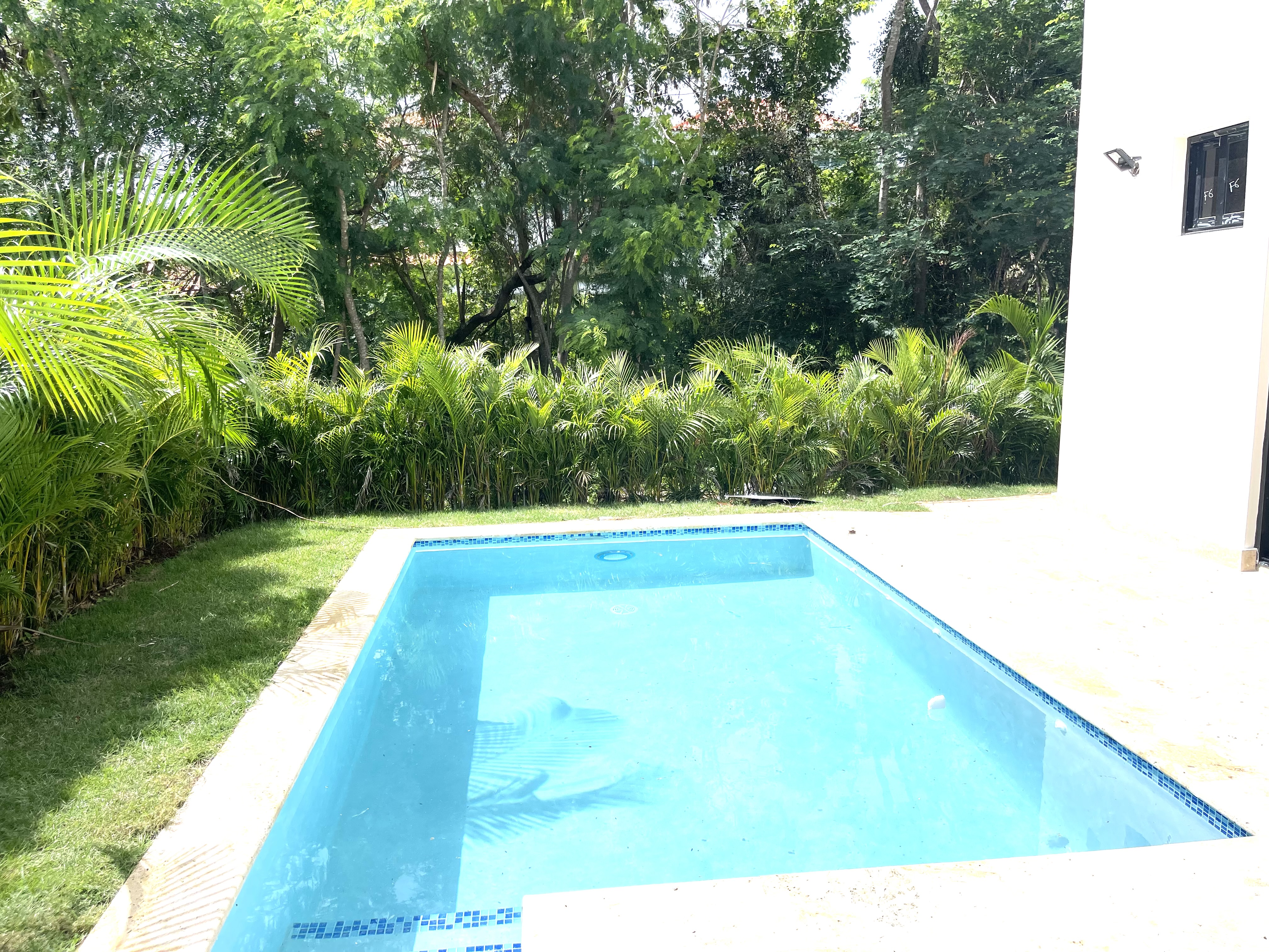 casas vacacionales y villas - Vendo Villa Nva Moderna 5hab playa golf Juandolio 4