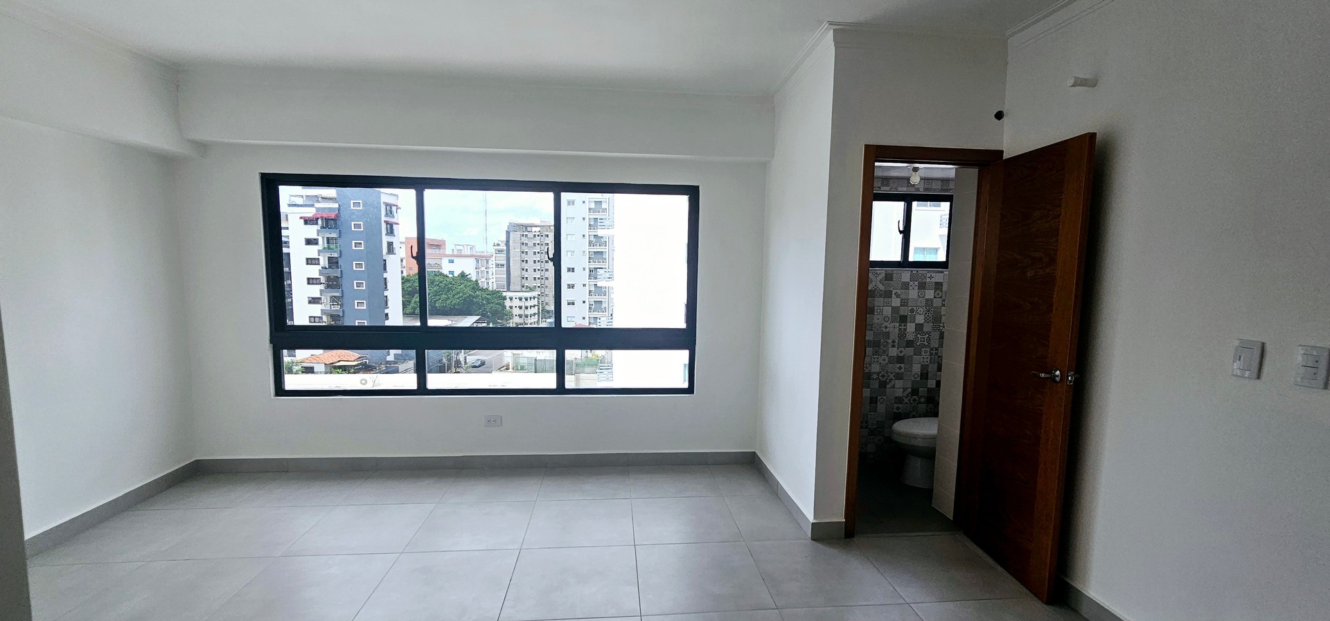 apartamentos - Apartamento  en Alquiler Evaristo Morales  
Usd$900 Nuevo a Estrenar  Churchill  7