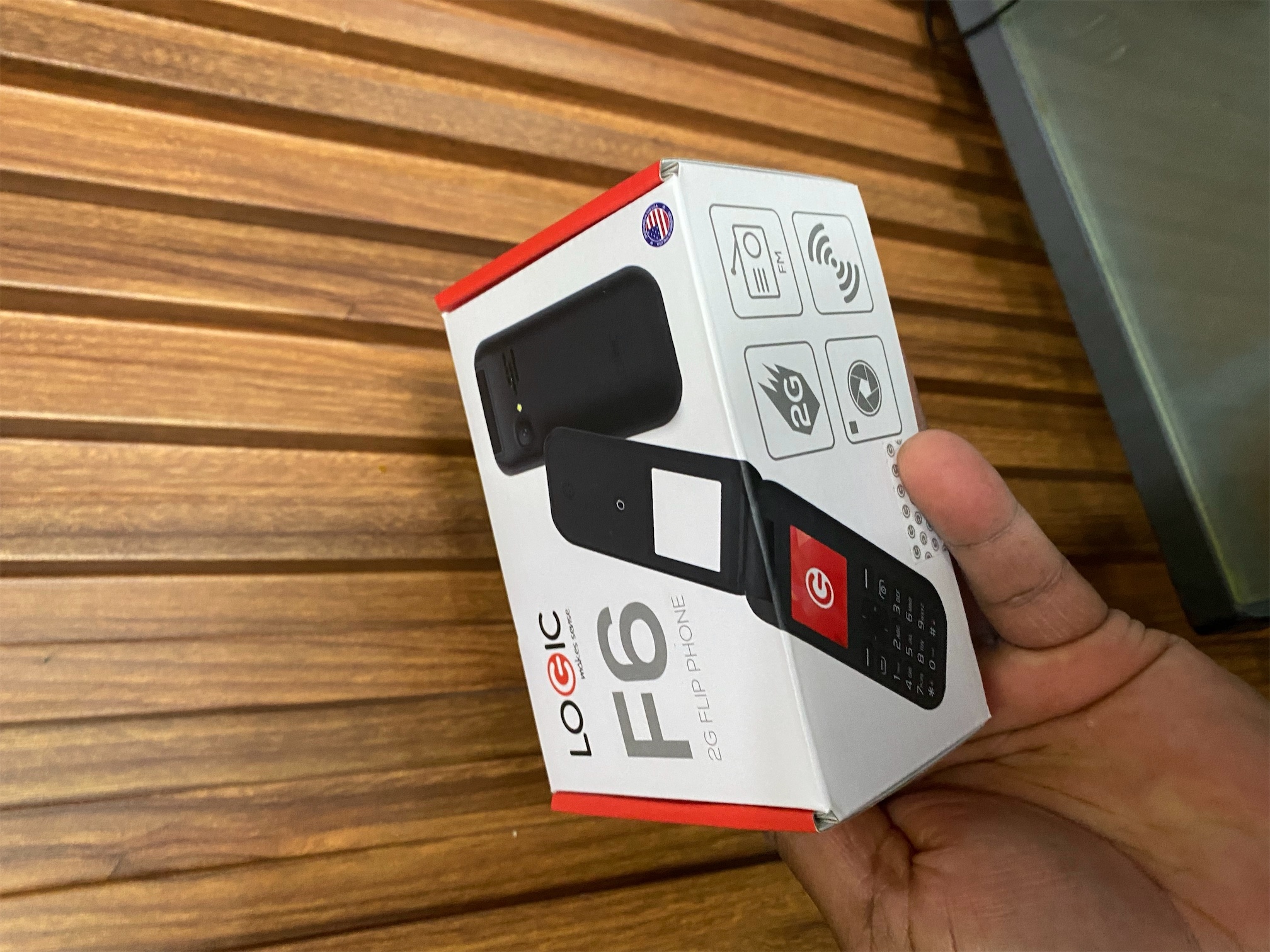 celulares y tabletas - LOGIC FC maquito con tapa 
