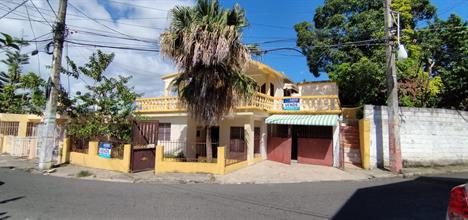 casas - Vendo Casa en Los Tres Brazos, Santo Domingo Este  0