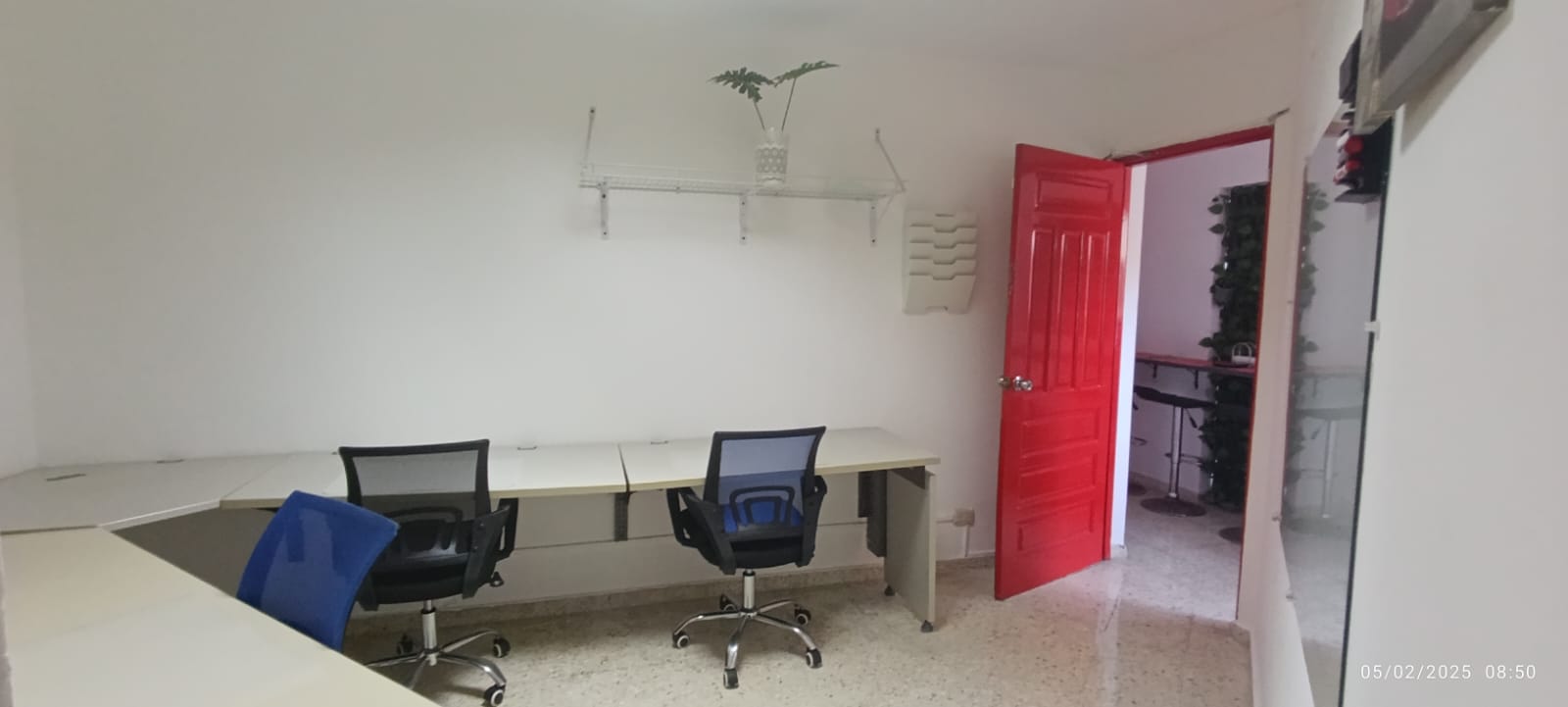 negocios en venta - ¡Vendo Oficina Amueblada en Zona Premium! 5