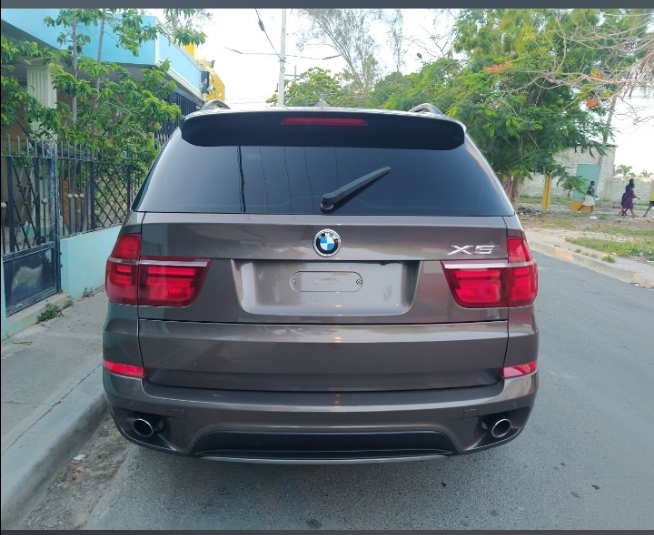 jeepetas y camionetas - BMW serie X5... 2012 gasolina motor 3.0 , 6 cilindros  4