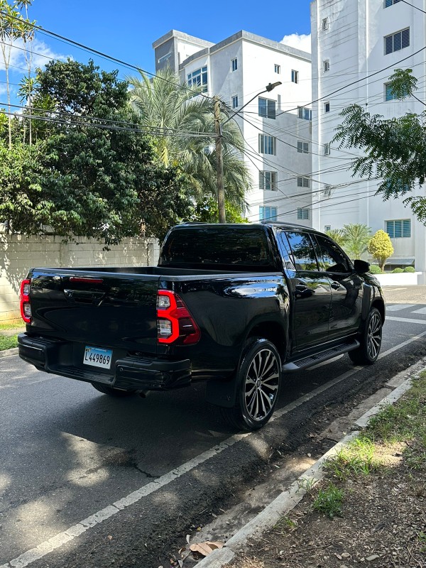 jeepetas y camionetas - Toyota hilux 2022 2