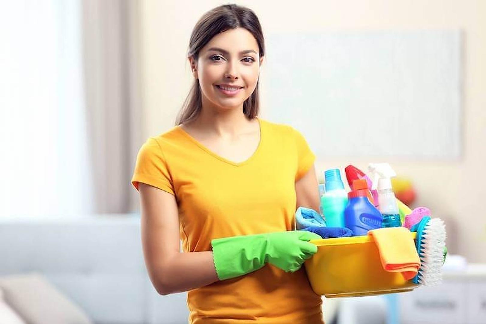 empleos disponibles - Busco Empleada Domestica -  CON SALIDA SEMANAL SABADOS A LAS 10:00 AM RD$ 19,000 0