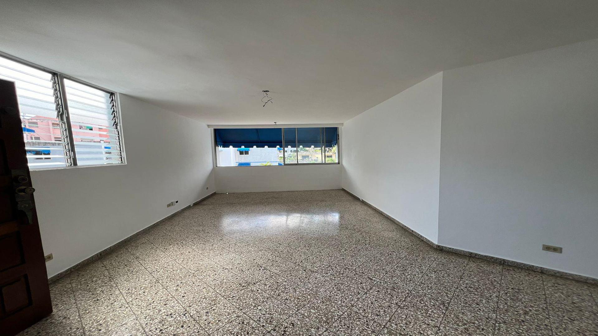 apartamentos - Vendo Apartamento Gazcue  en un 3er piso con escaleras 1