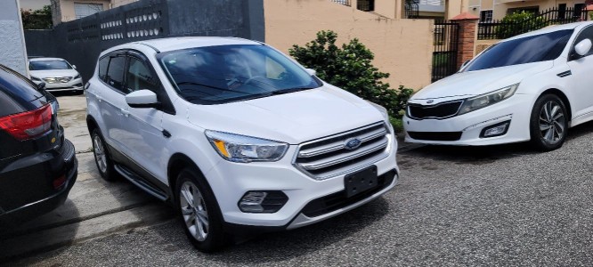 jeepetas y camionetas - FORD  ESCAPE  2017 1