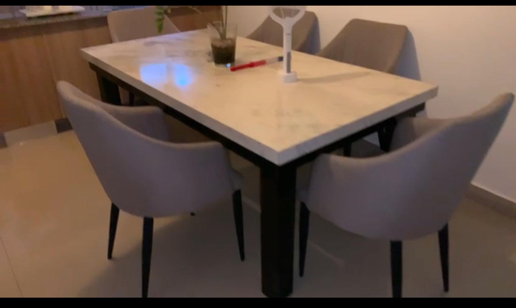 muebles y colchones - Mesa de Comedor tope de Mármol Carrara  1