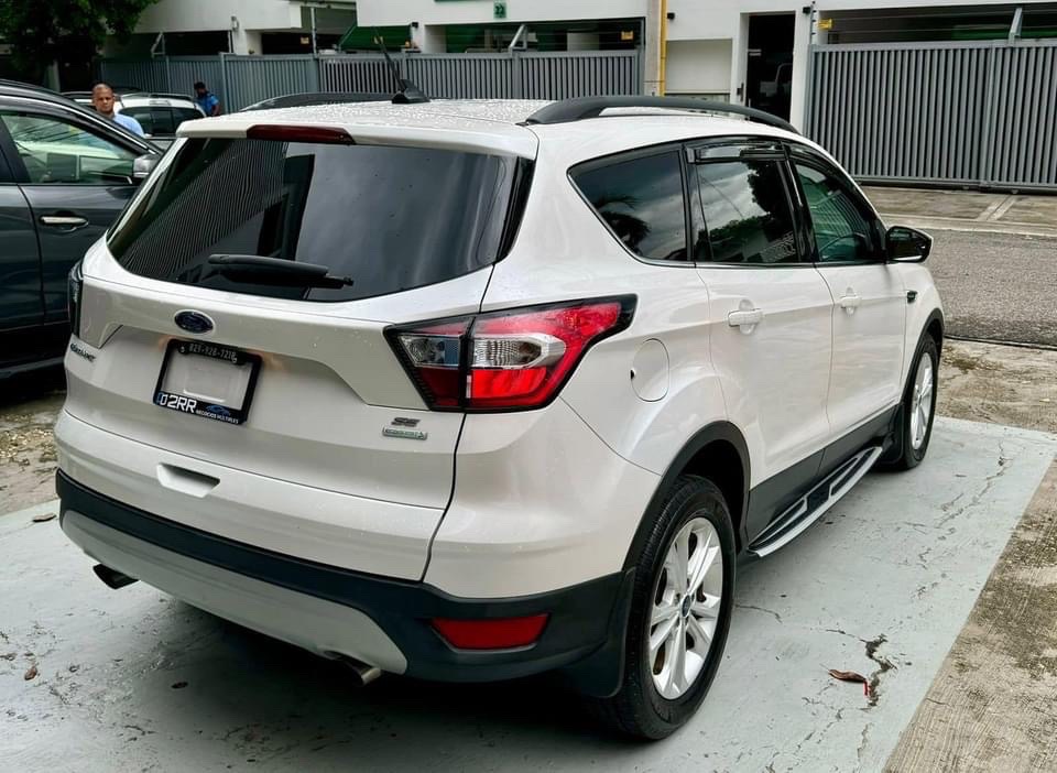 jeepetas y camionetas - Ford Escape SE Ecoboost 2018 4