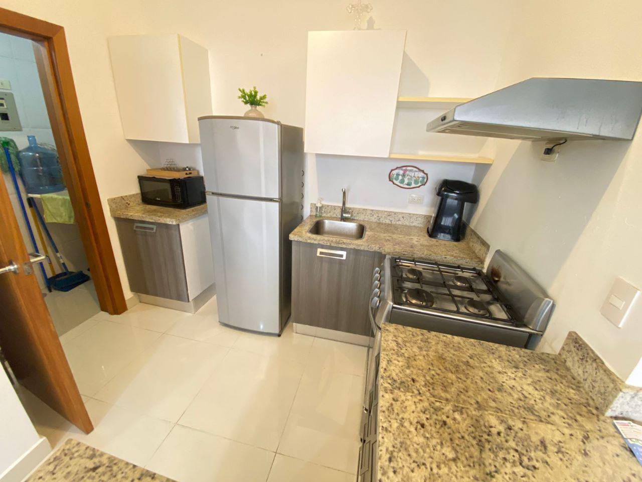 apartamentos - Apartamento en Alquiler Amueblado PARAÍSO USD 950. 2