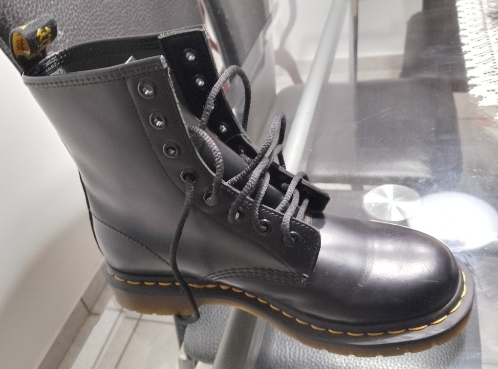 zapatos para hombre - Botas Dr.Martens nuevas ,Originales ,Size 7 US !!!