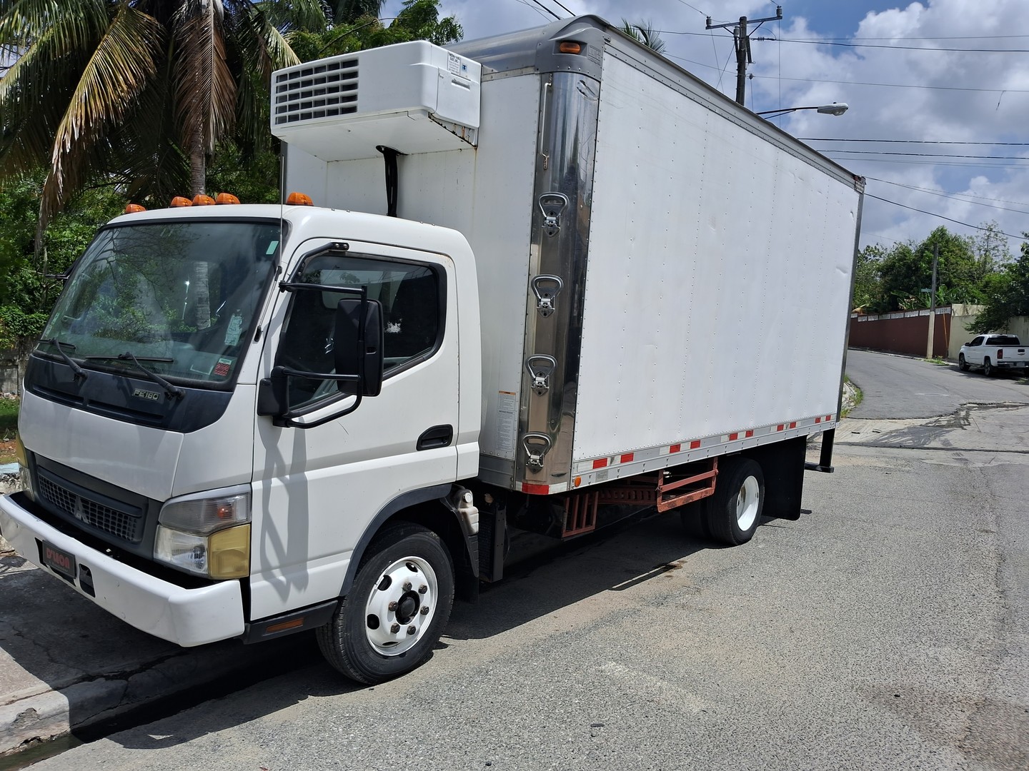 camiones y vehiculos pesados - Camión Mitsubishi Fuso Modelo FE180 Año 2006 1