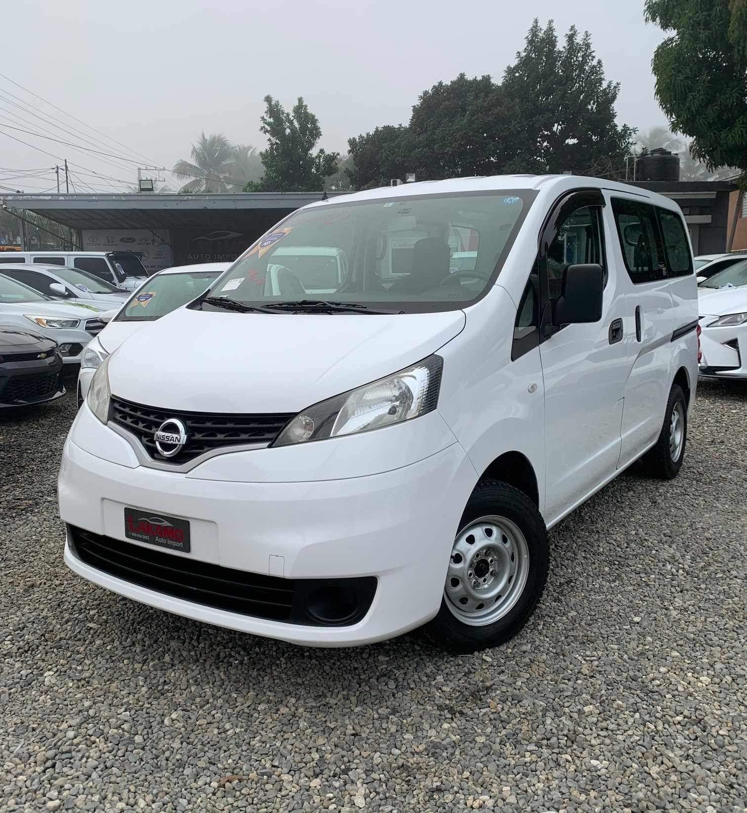 jeepetas y camionetas - Nissan NV200 2018 - Financiamiento Disponible 