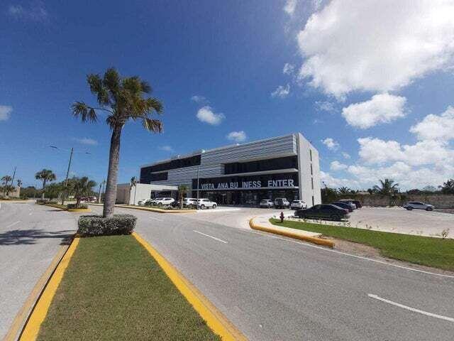 oficinas y locales comerciales - Local en alquiler en Punta cana  4