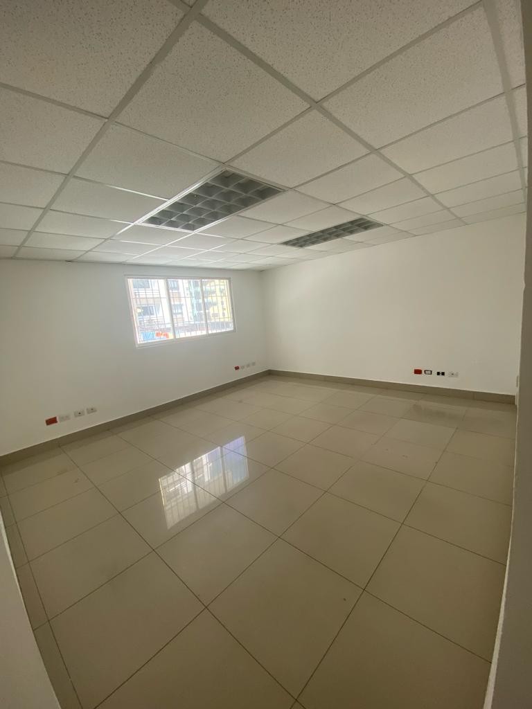 oficinas y locales comerciales - ALQUILO Amplio Local Comercial 2do Piso En El Vergel
CODIGO: PD127 6