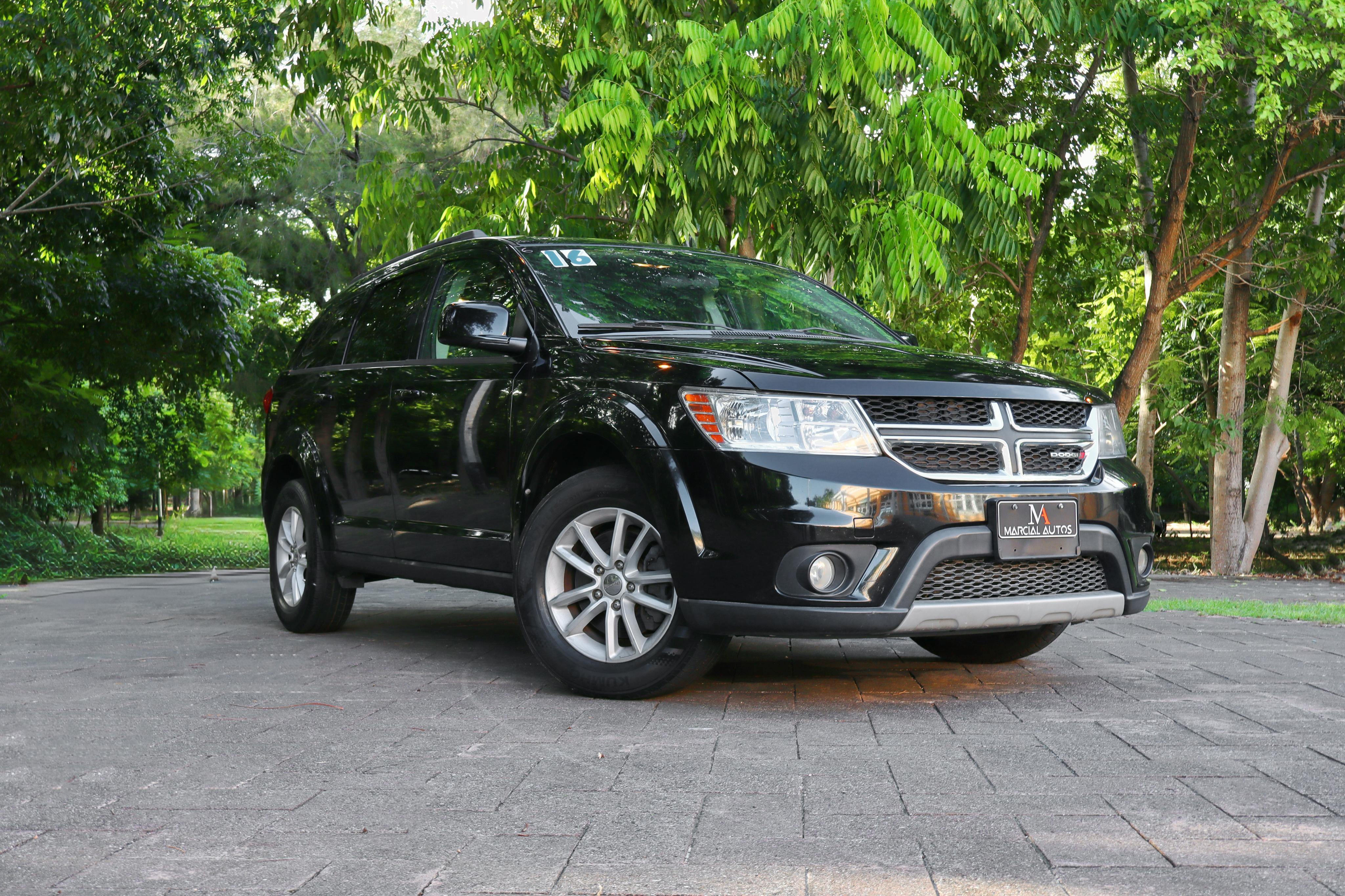 jeepetas y camionetas - Verla es comprarla ven conocela dodge Journey SXT 2016 excelente condiciones 