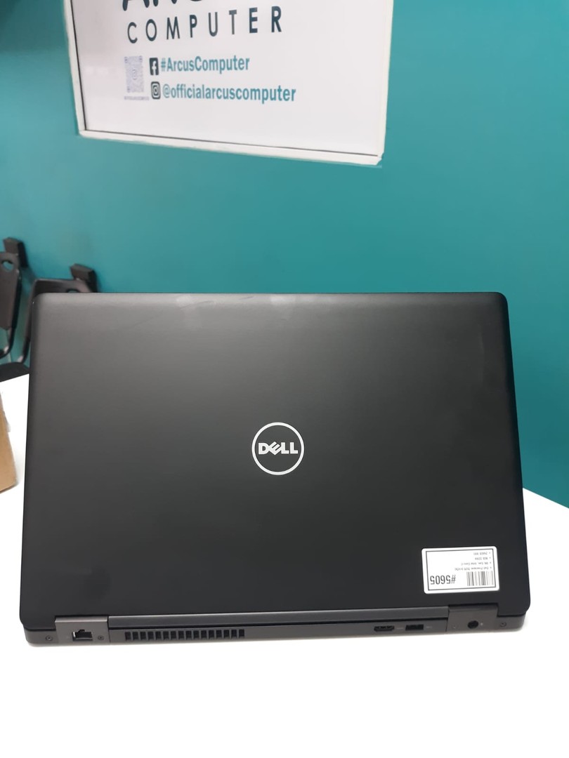 computadoras y laptops - Laptop, Dell Precision 3520 (vid2x 6th Gen, Intel Core i7 / 8GB DDR4 / 256GB SSD 3