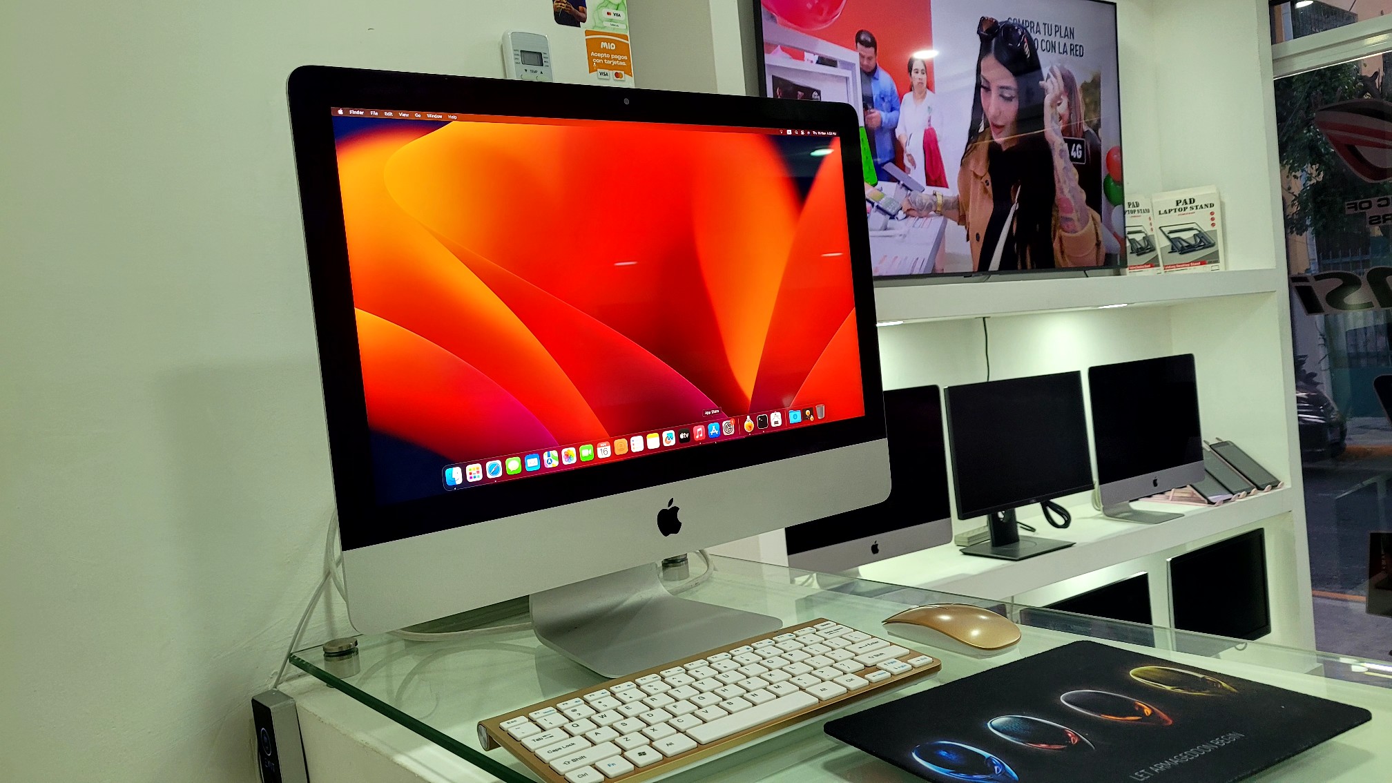 computadoras y laptops - Imac Retina 21.5 Pulgada Core i5 Ram 16gb Disco 512gb SSD En Cajas año 2017 0