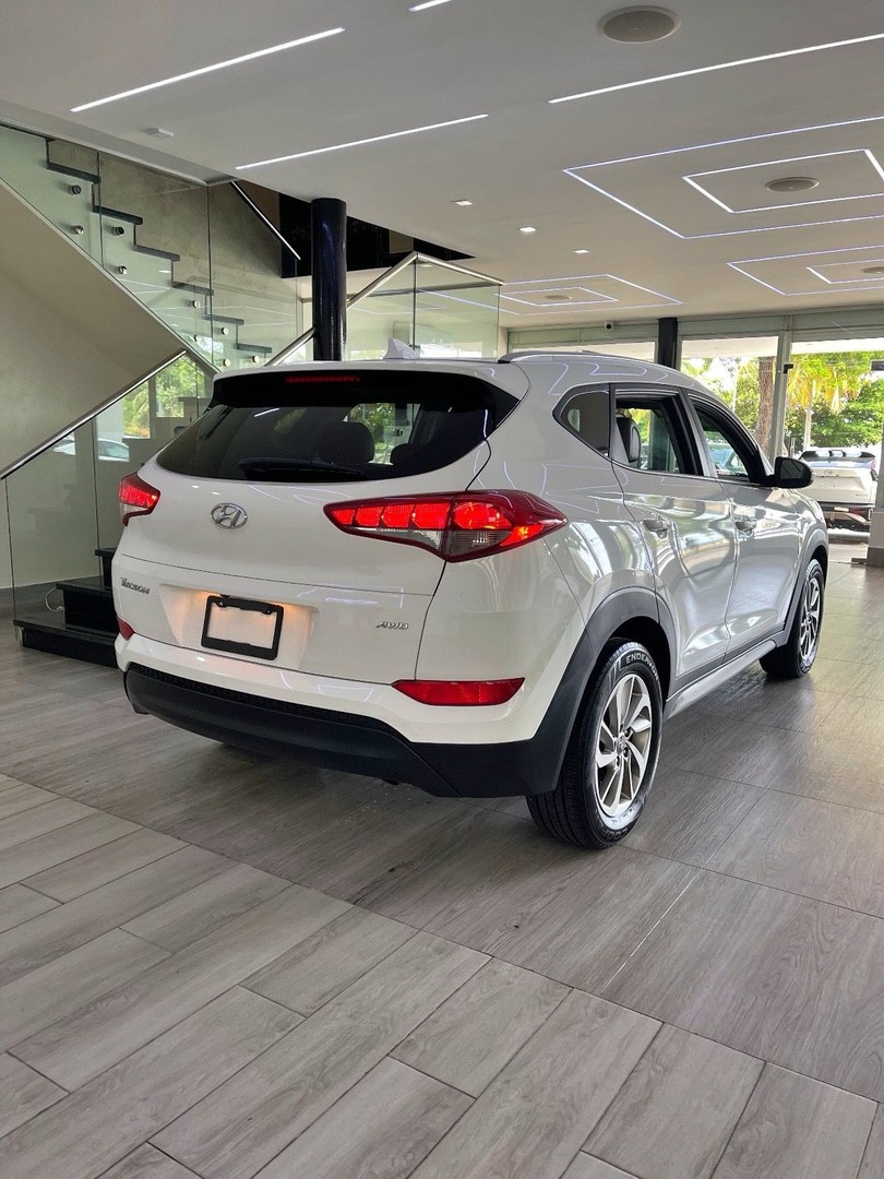 jeepetas y camionetas - Hyundai Tucson 2018 4x4 impecable  3