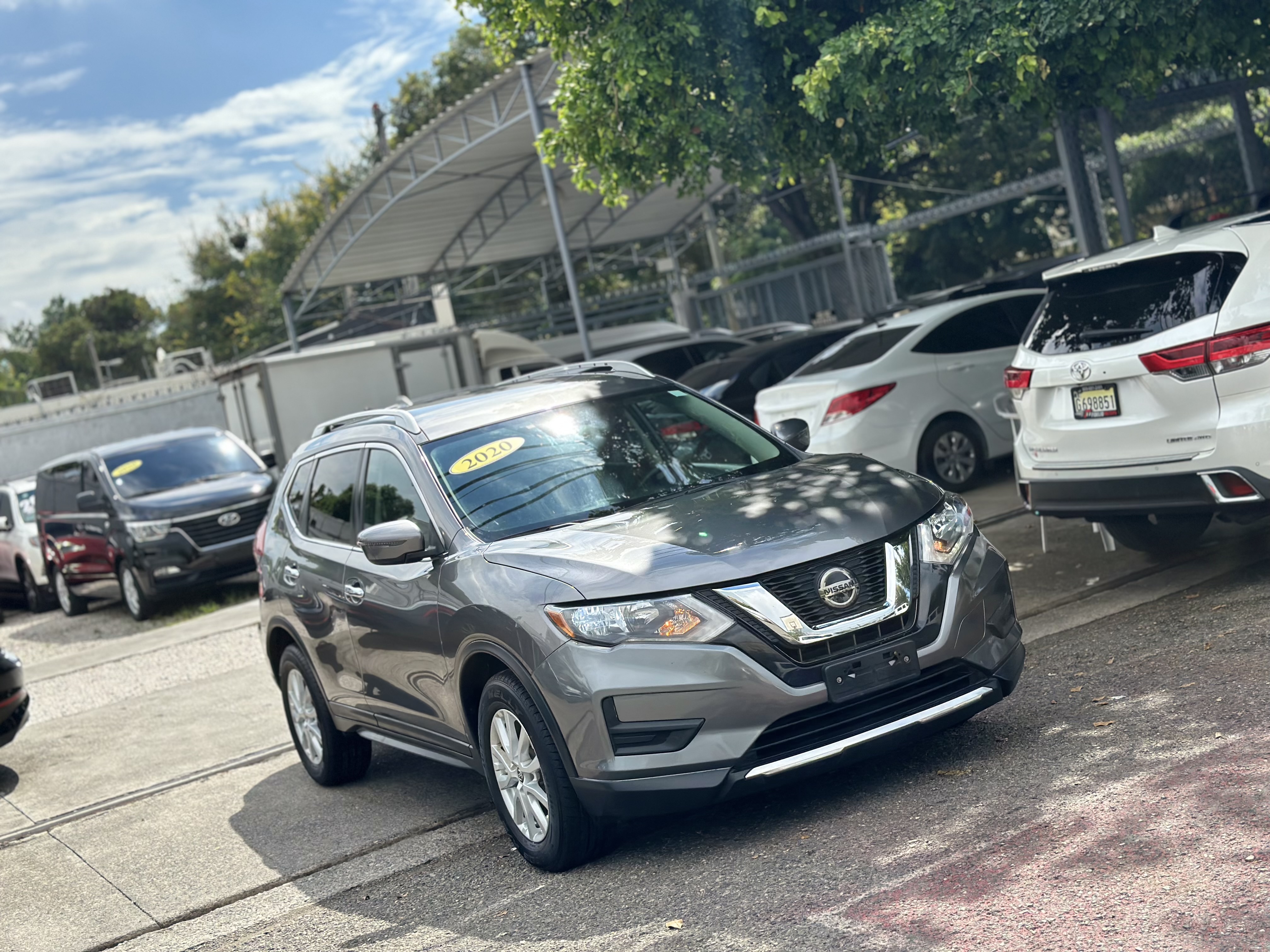 jeepetas y camionetas - 2020 Nissan Rogue SV AWD CLEAN