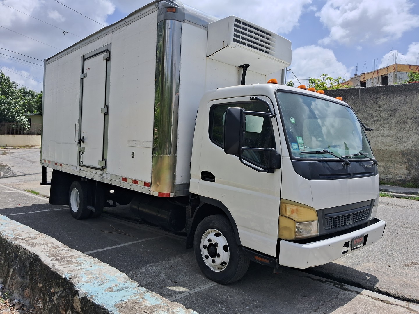 camiones y vehiculos pesados - Camión Mitsubishi Fuso Modelo FE180 Año 2006 2