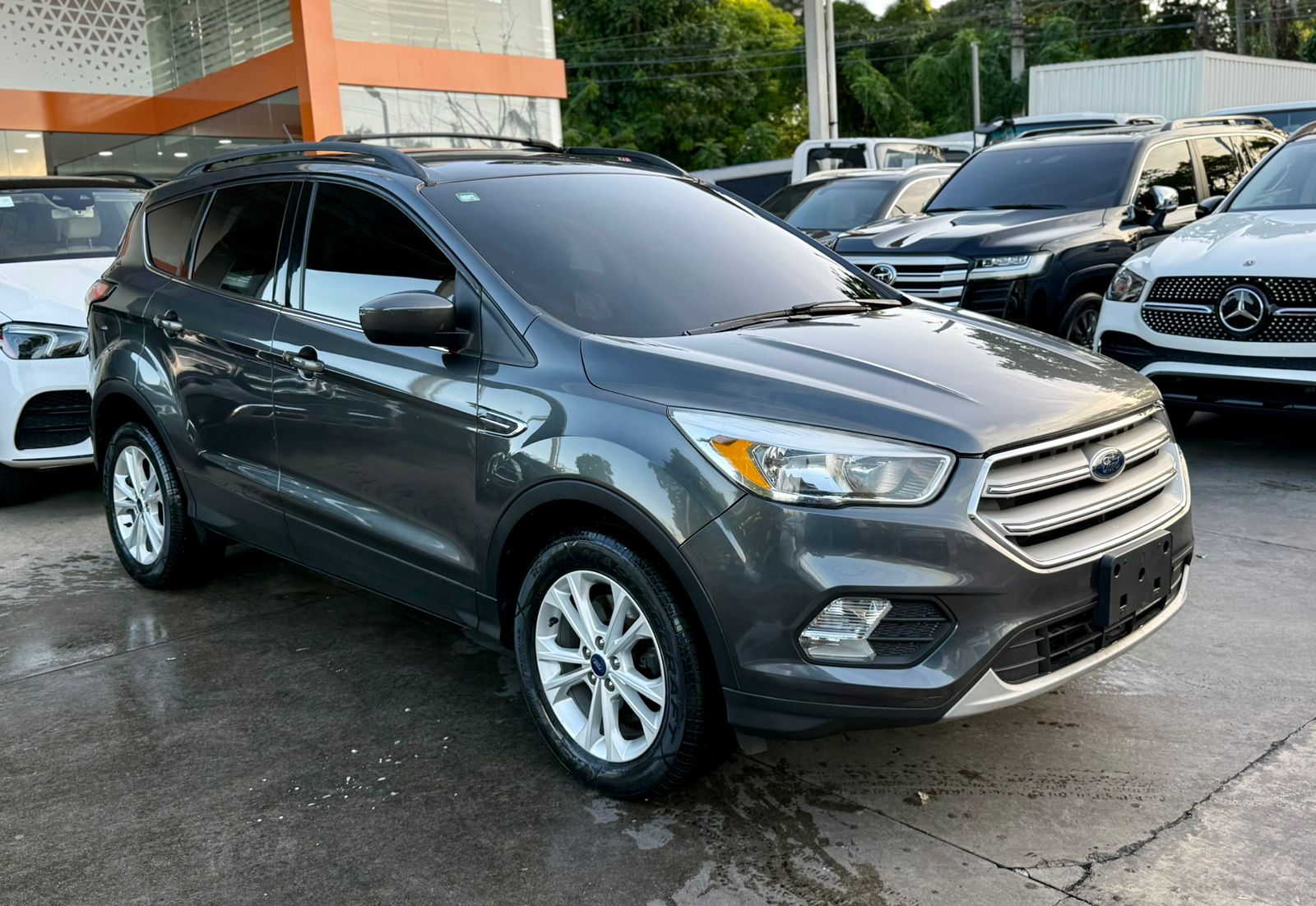 jeepetas y camionetas - Ford escape SE 2018 1