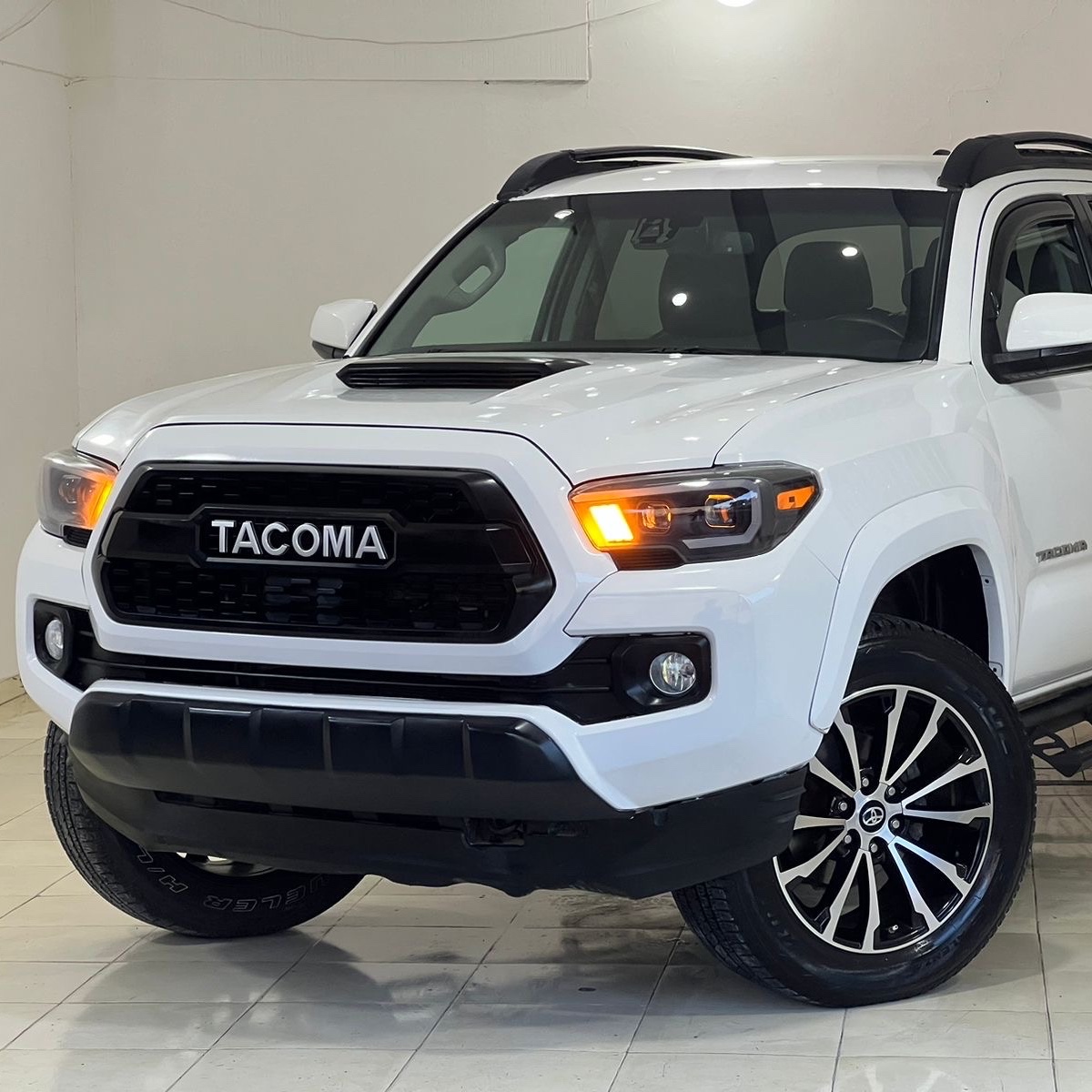 jeepetas y camionetas - TOYOTA TACOMA SR5 4X4 AÑO 2020 RECIEN IMPORTADA