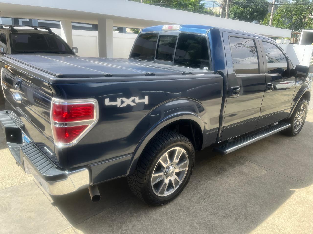 jeepetas y camionetas - Ford f150 lariat v8 2014 2