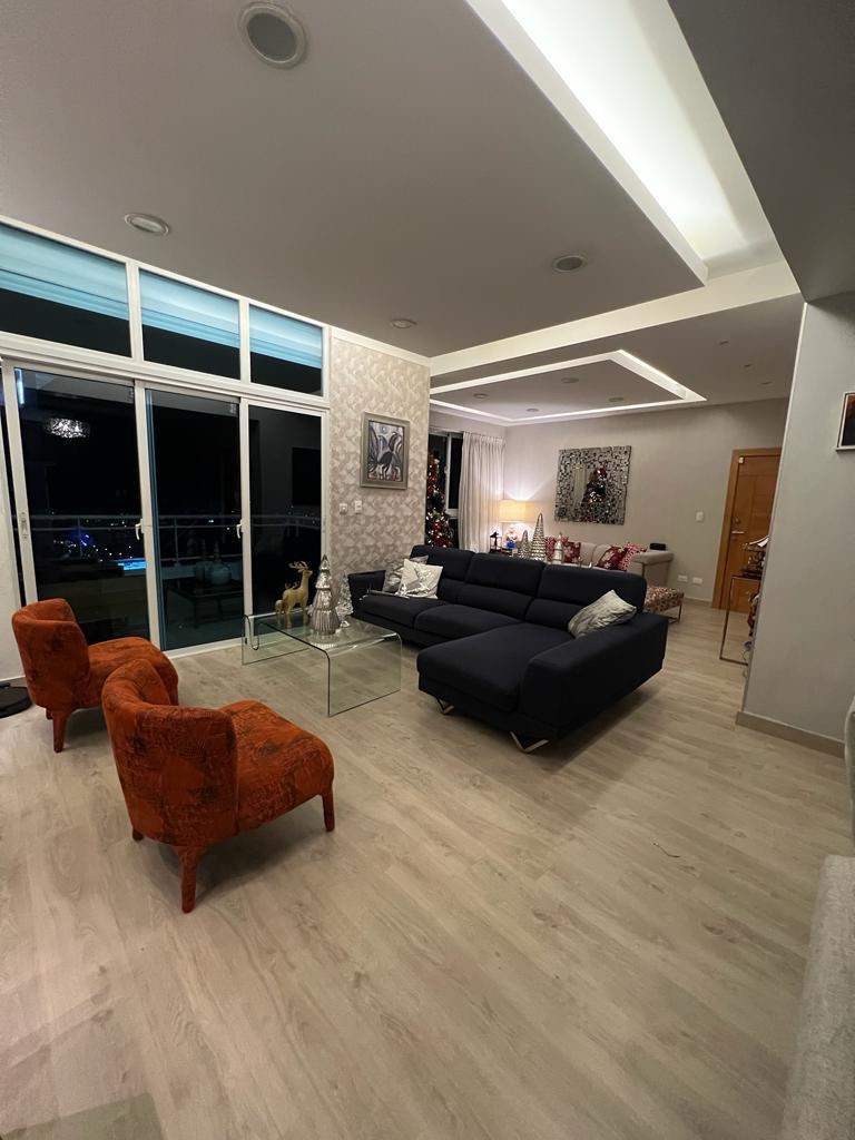 apartamentos - Vendo Apto piso alto en La Julia 1