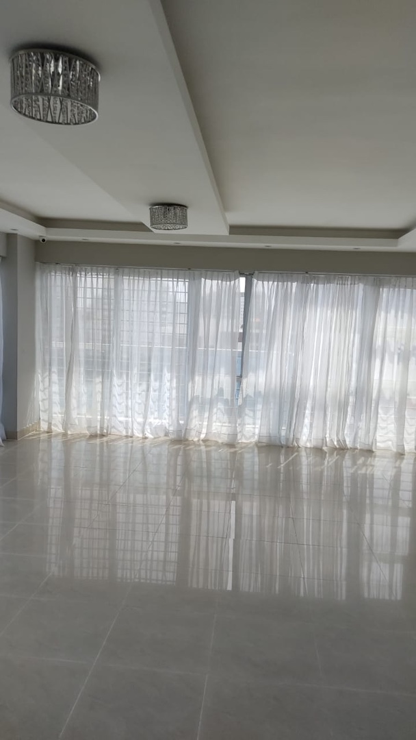 apartamentos - Vendo apto en la esperilla uno por piso 700. Mts.2 
4 Habitacion y 6 Parqueos  4