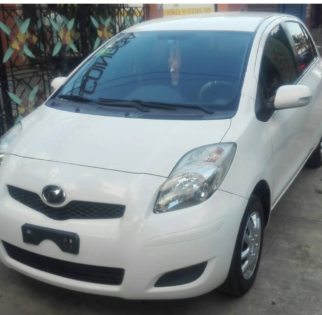 carros - Toyota Vitz RD$330