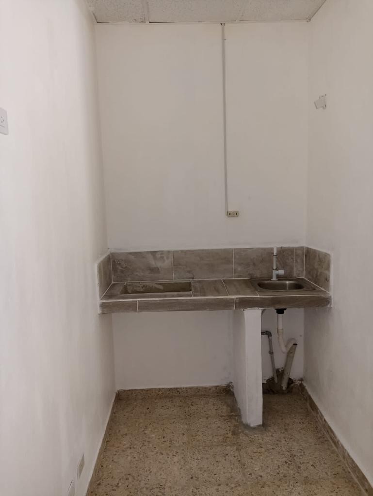 apartamentos - Alquiler Estudio Sin Amueblar, Avenida Delgado, Gazcue, Santo Domingo 1