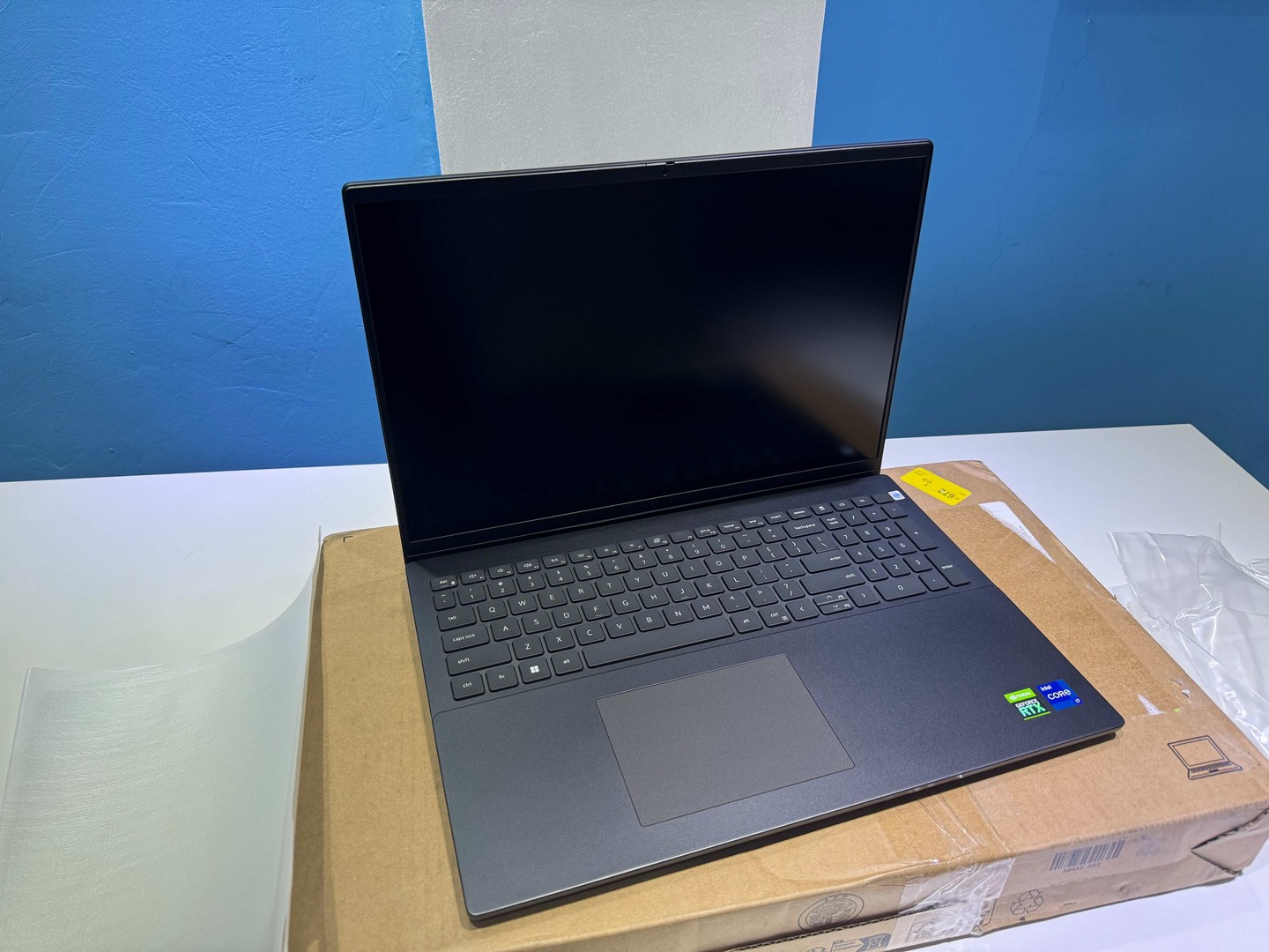 celulares y tabletas - Laptop DELL Vostro 7620| i7 ,16 inch FHD+| 24GB RAM | 1TB SSD Nueva $ 54,500 NEG 3