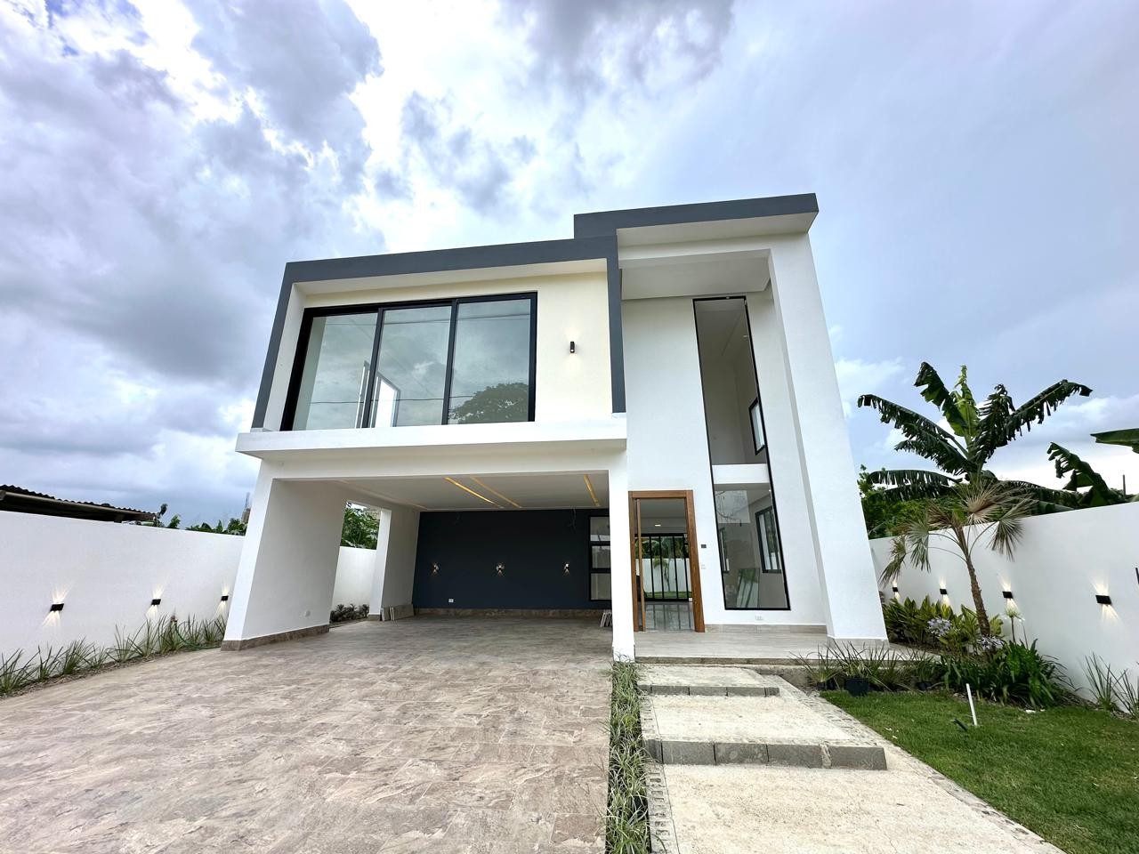 casas - Vendo moderna casa en Gurabo a estrenar en exclusivo proyecto cerrado