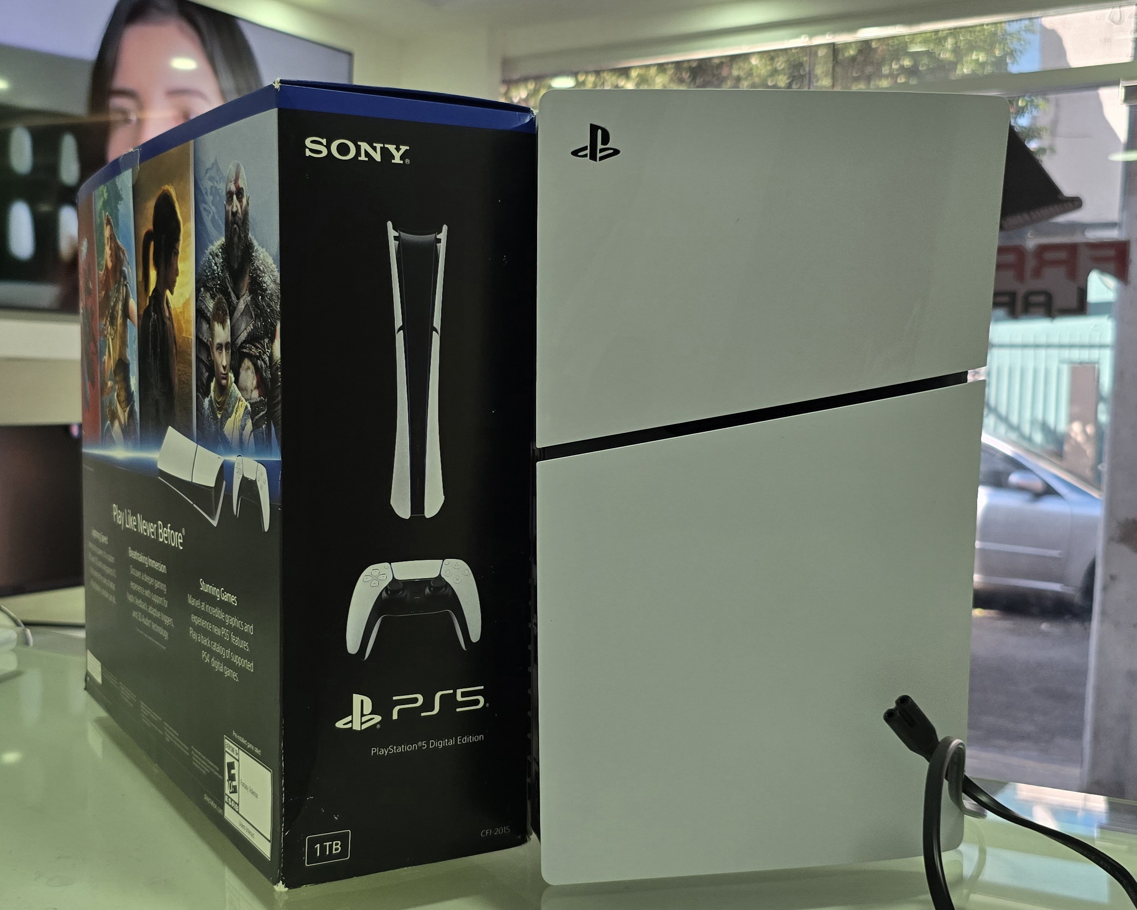 consolas y videojuegos - Ps5 Slim Digital en Caja completo con todos sus accesorios  2