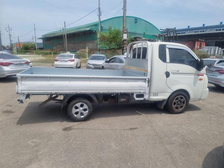 jeepetas y camionetas - HYUNDAI PORTE II 2017 BLANCODESDE:$970,000-Automático