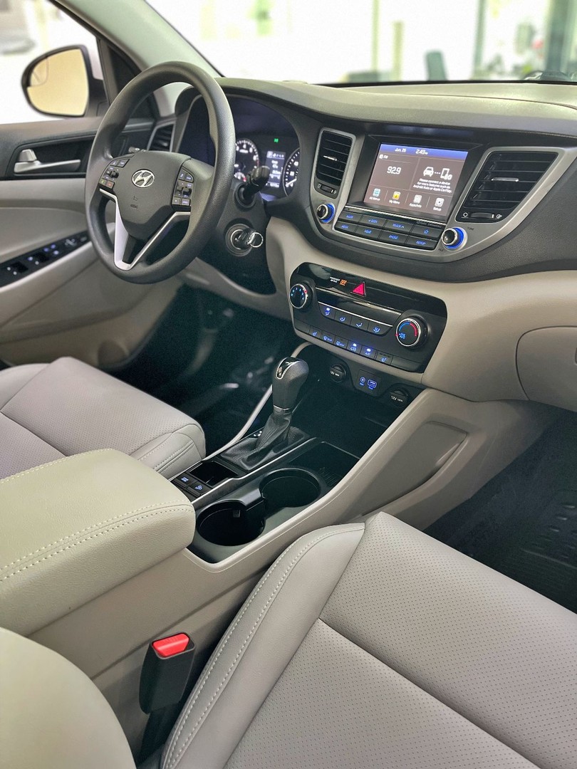 jeepetas y camionetas - Hyundai Tucson 2018 4x4 impecable  5