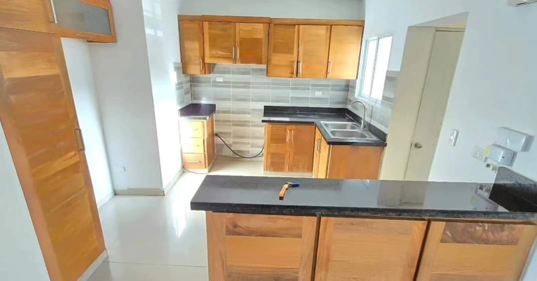 apartamentos - Aquilo 2do piso llanos de gurabo  5