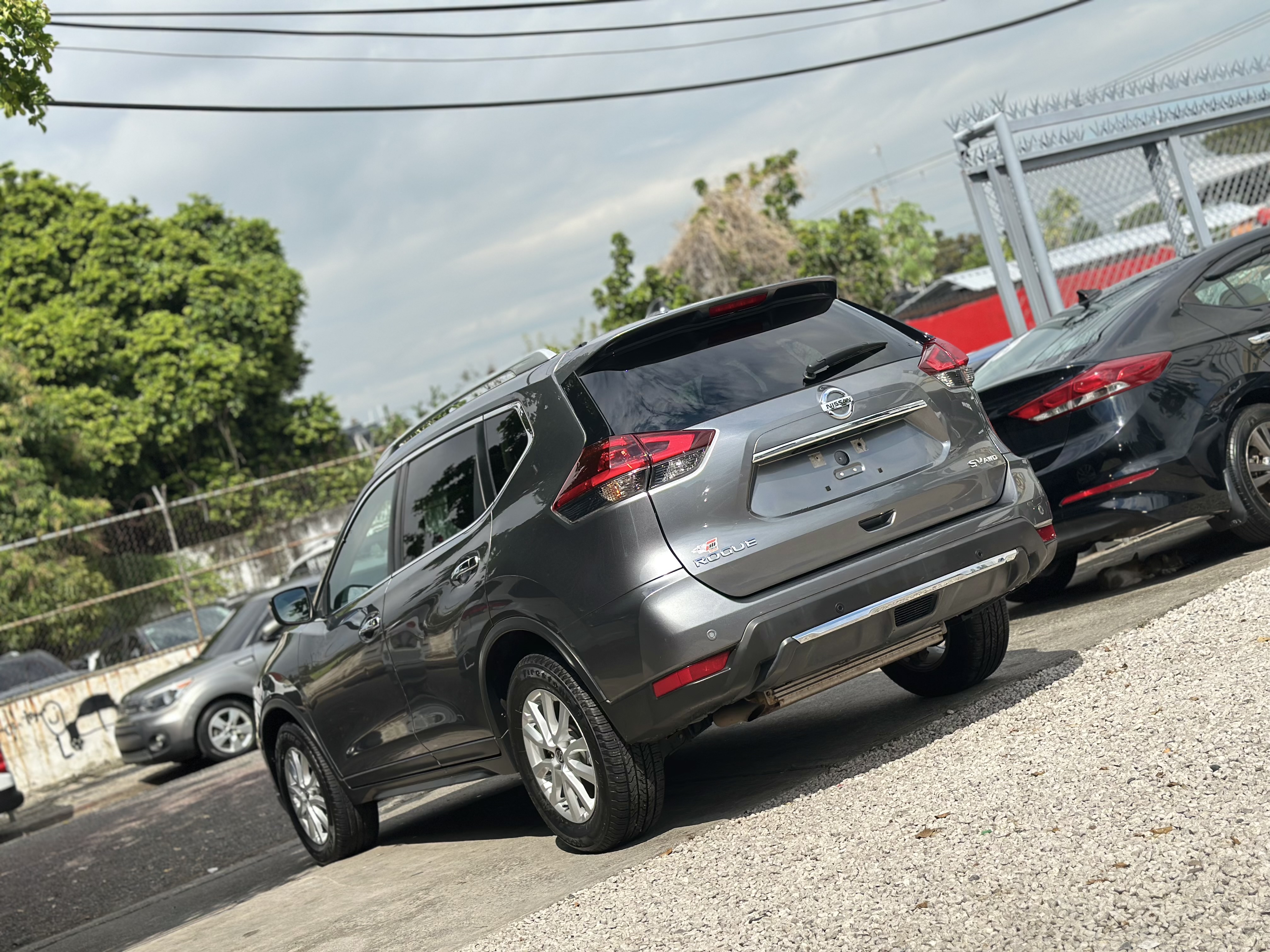 jeepetas y camionetas - 2020 Nissan Rogue SV AWD CLEAN 2