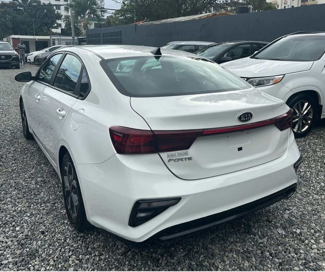 carros - 2019 Kia Forte LXS 1