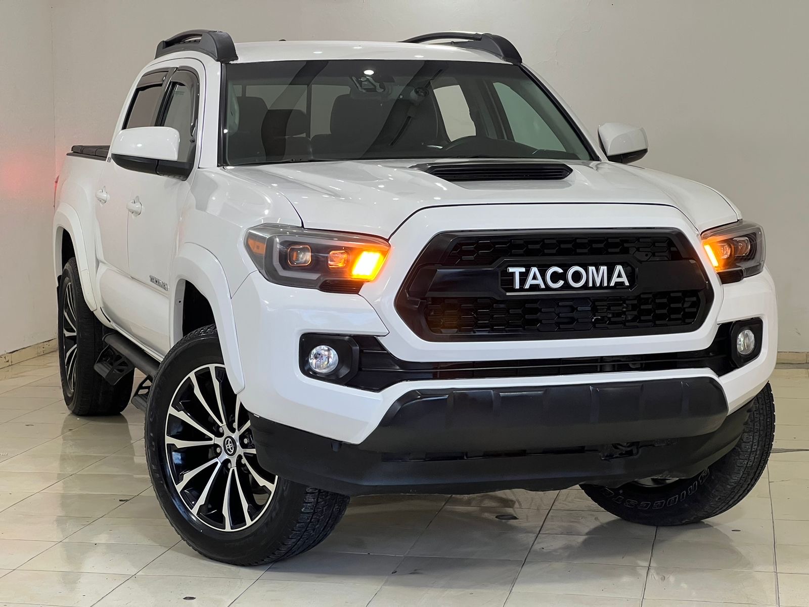 jeepetas y camionetas - TOYOTA TACOMA SR5 4X4 AÑO 2020 RECIEN IMPORTADA 1