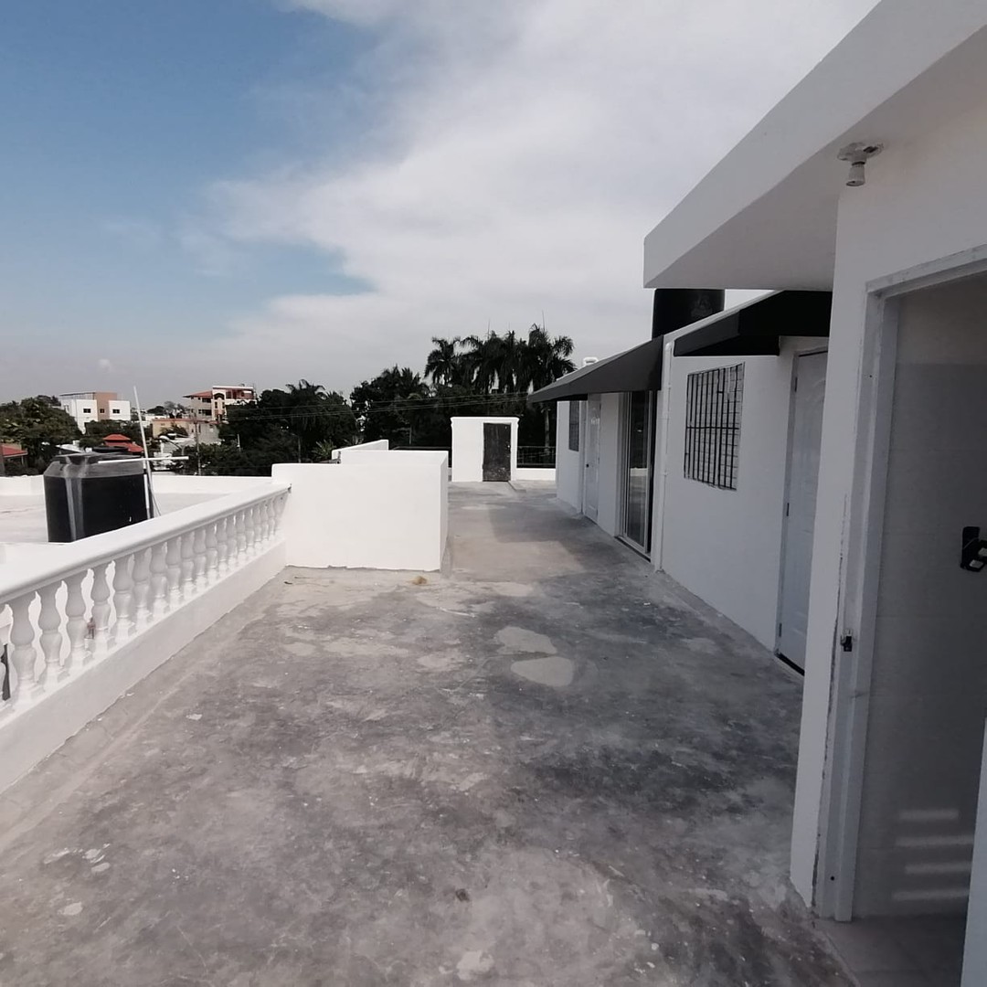 casas - VENDO EN ARROYO HONDO
CASA DE 3 NIVELES EXCELENTE OPORTUNIDAD 5