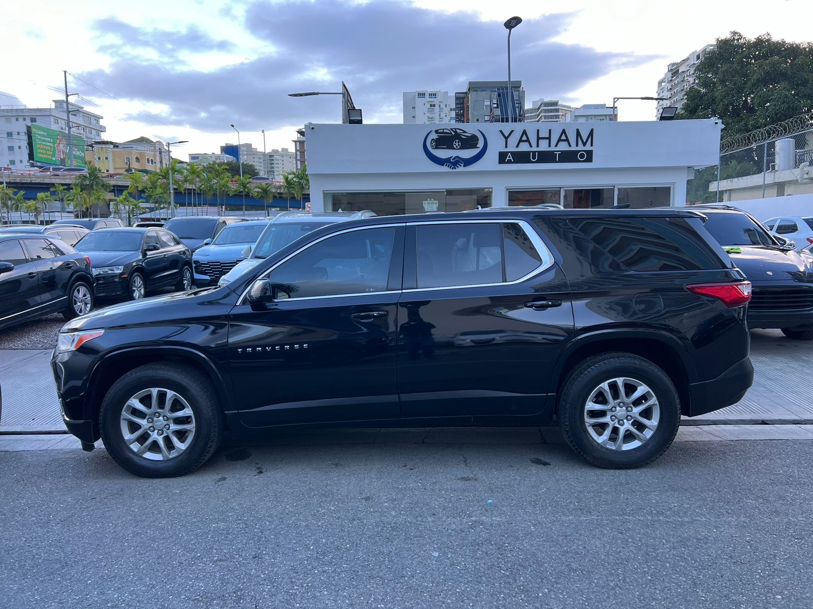 jeepetas y camionetas - CHEVROLET TRAVERSE 2018 3