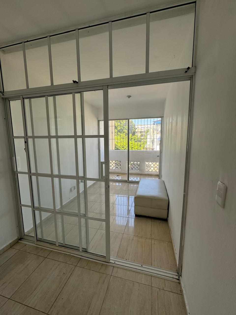 apartamentos - Rebajado apartamento en alquiler en Gazcue, recién remodelado, en USD$800. 3