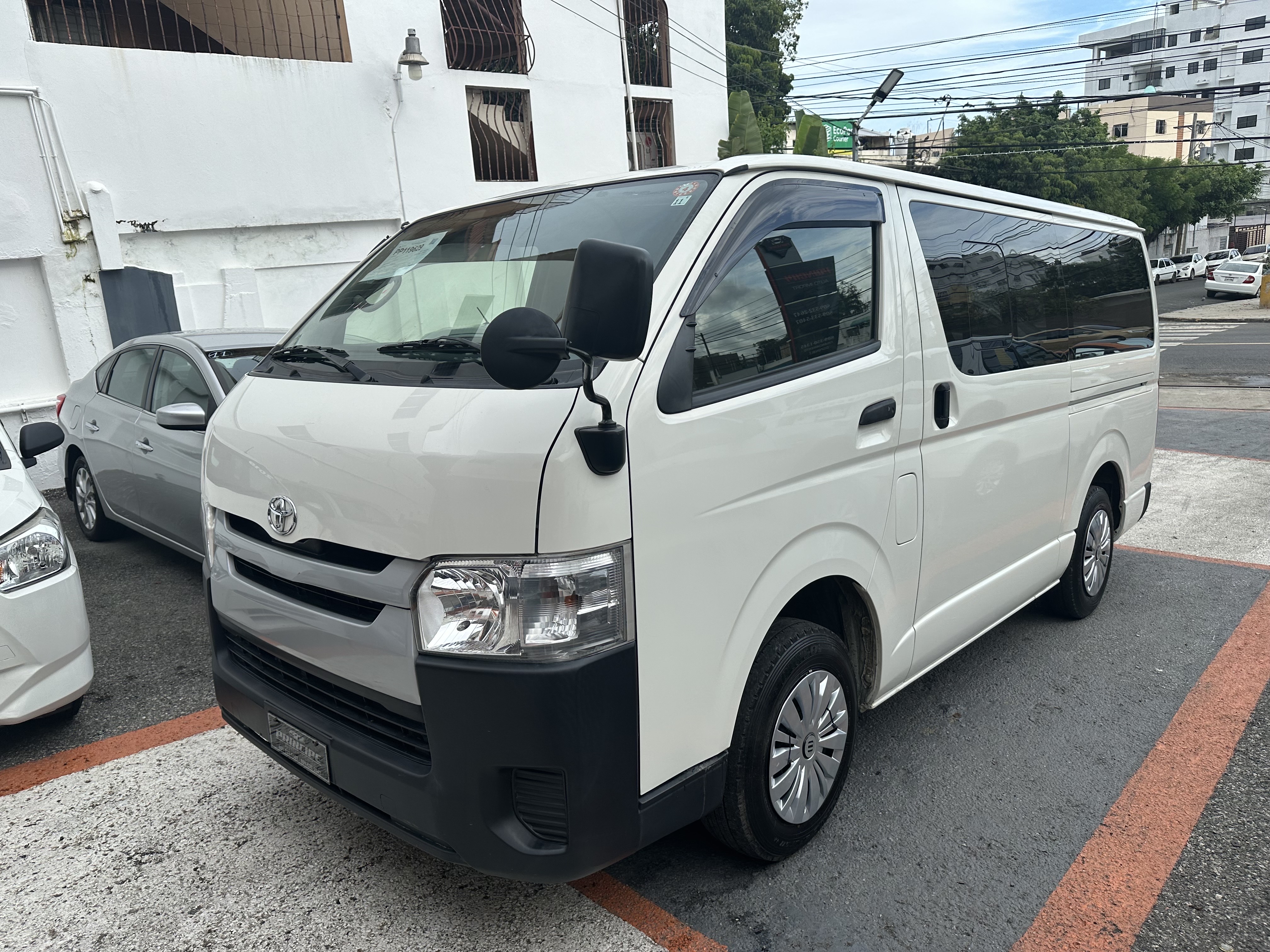 jeepetas y camionetas - Toyota Hiace 2018  2