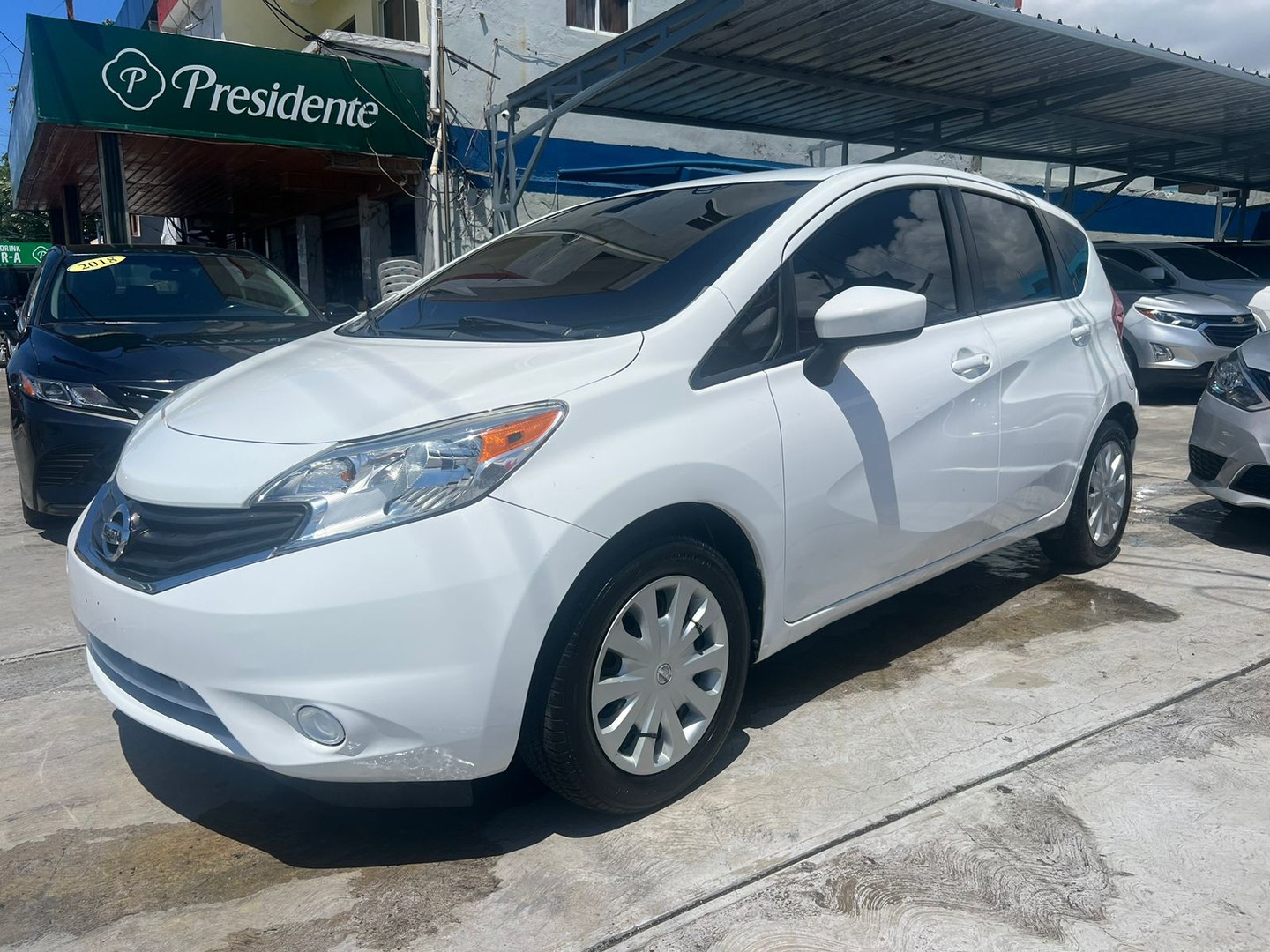 carros - Nissan Versa Note